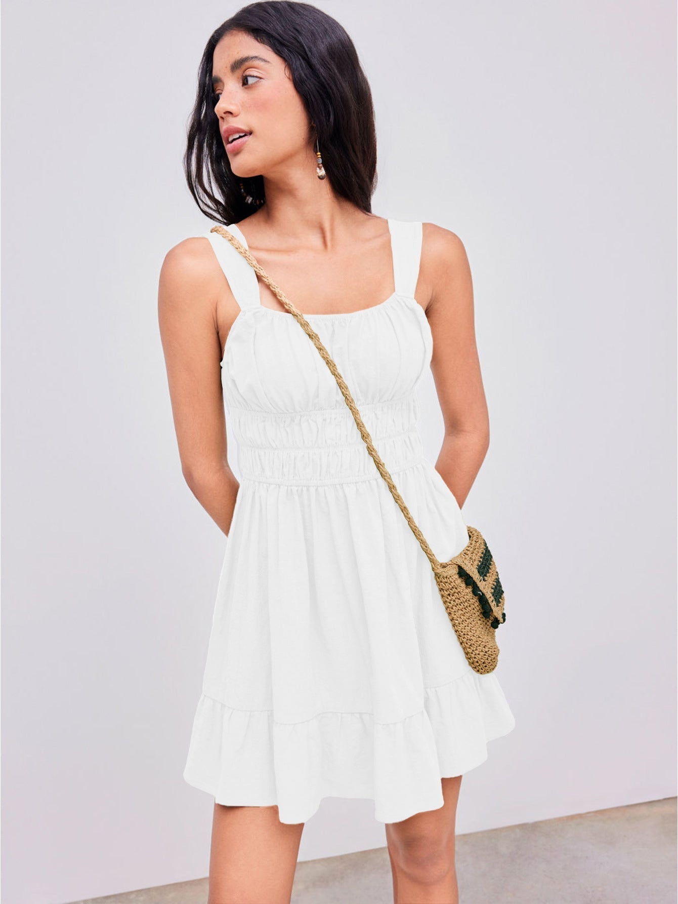 Weißes Kleid mit Textur