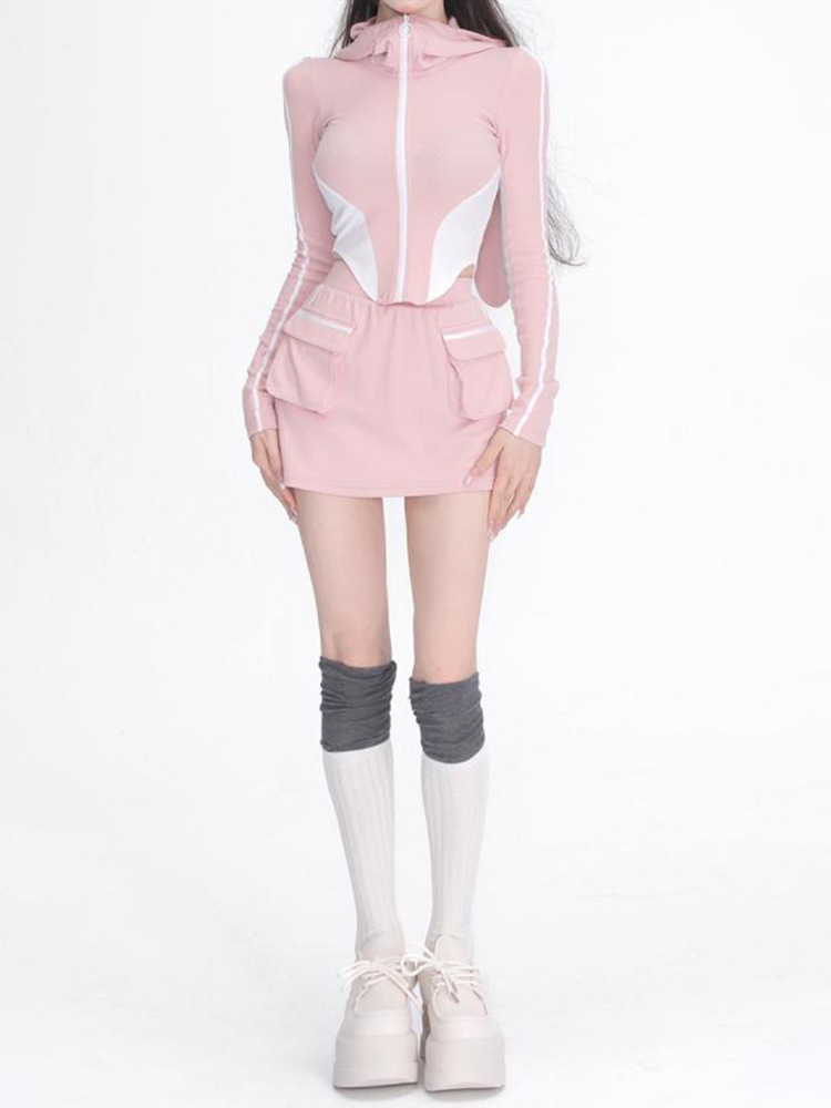 Sportliches rosafarbenes Hoodie- und Rock Set