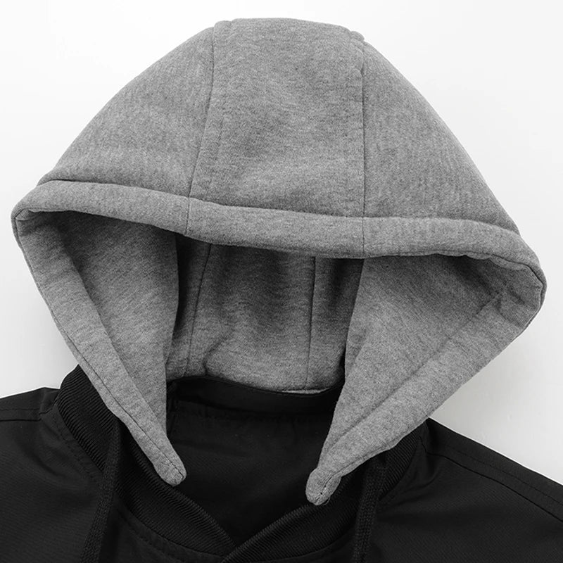 Atmungsaktive Kapuzenjacke